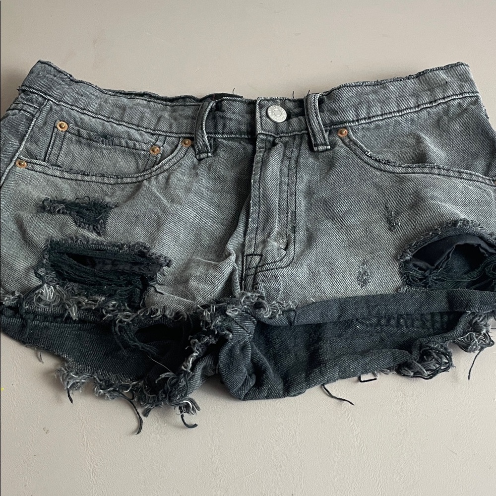 BDG Essential Mid-Rise Black Distressed,  Cut off jeans Size 27
